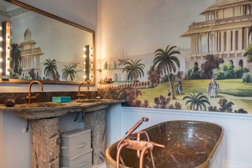 Salle de bain exotique à Nice